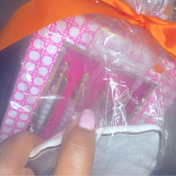 NWT Lilly Pulitzer Bundle Set Leaf Trinket Tray & 4 Pens With Assorted Patterns - Picture 14 of 15